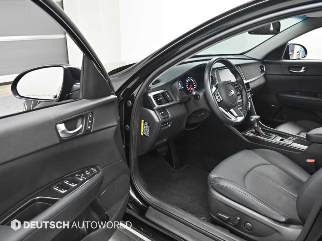 Kia K5 — photo 10