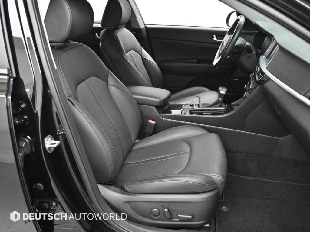 Kia K5 — photo 11