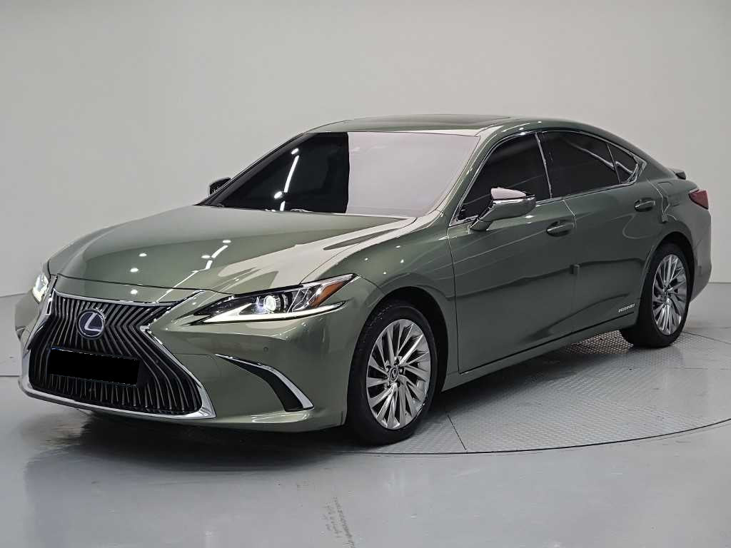 Lexus ES — photo 01