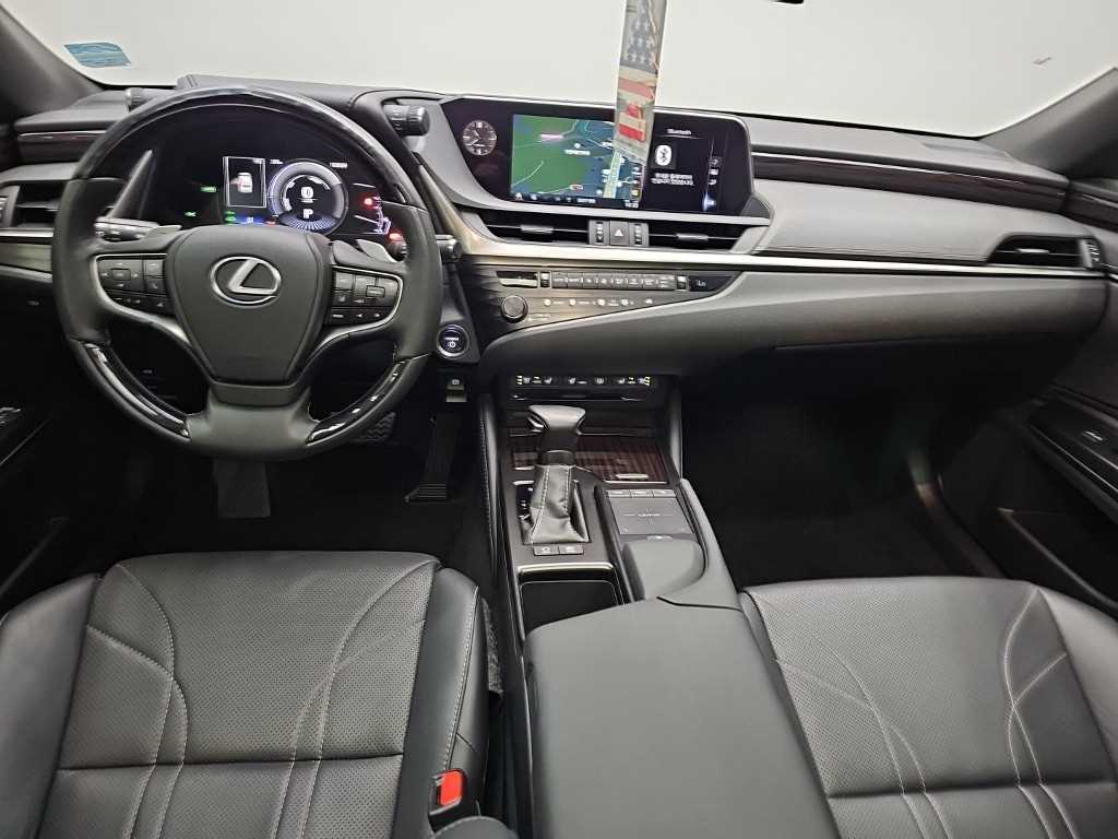 Lexus ES — photo 07
