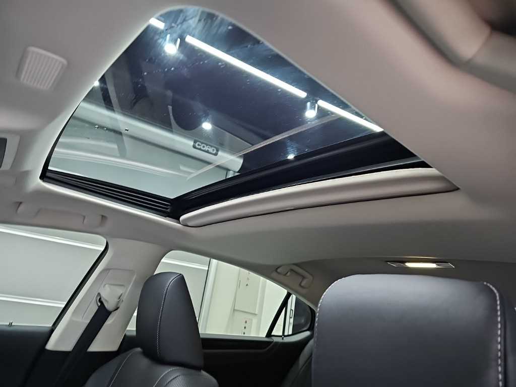 Lexus ES — photo 14