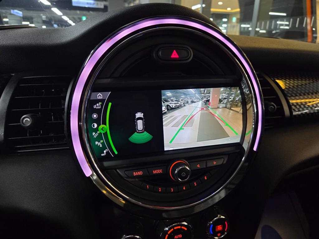 Mini Cooper — photo 14