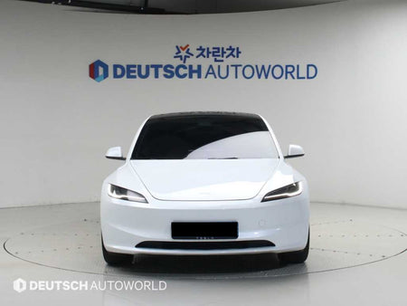 Tesla Model 3 — photo 03