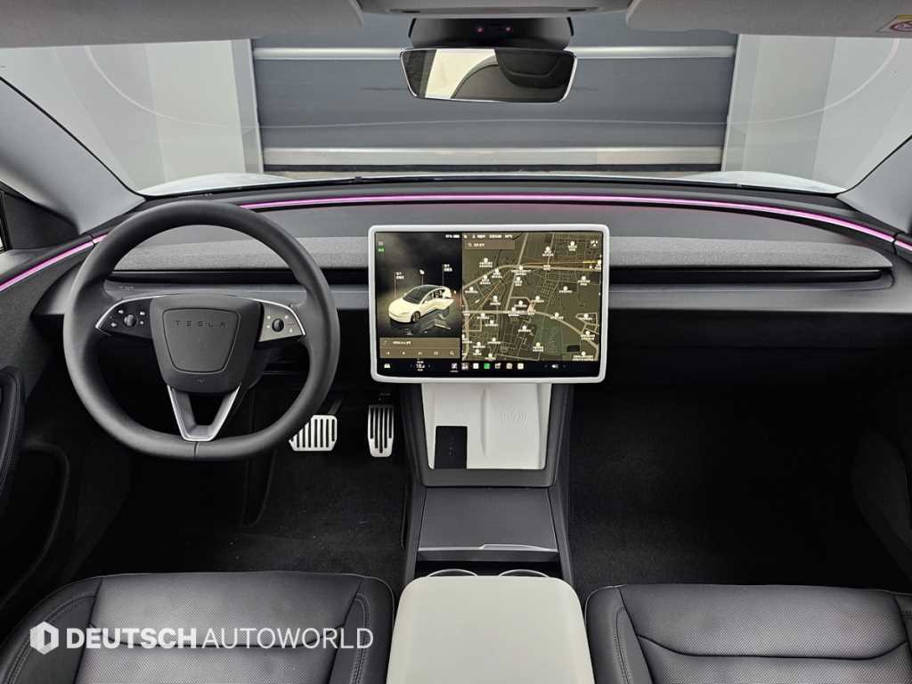 Tesla Model 3 — photo 07