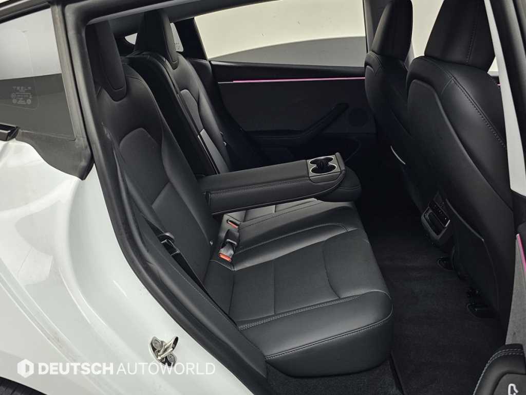 Tesla Model 3 — photo 12