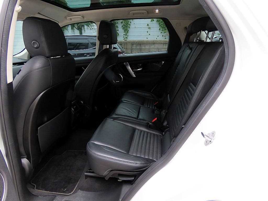 Land Rover Discovery Sport — photo 06