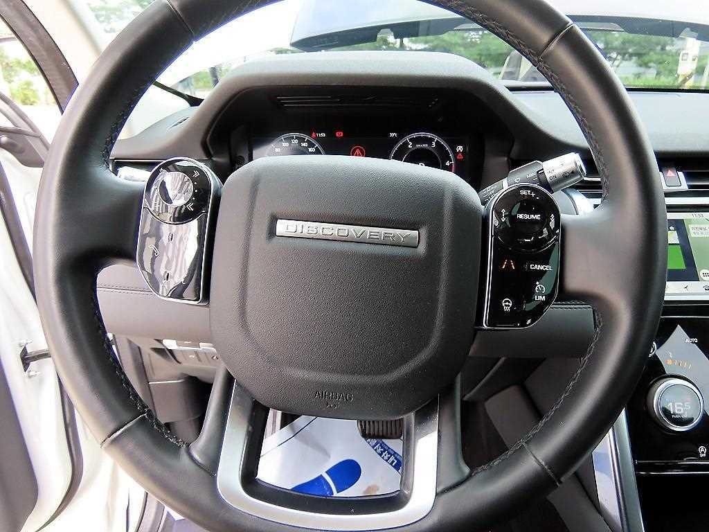 Land Rover Discovery Sport — photo 08