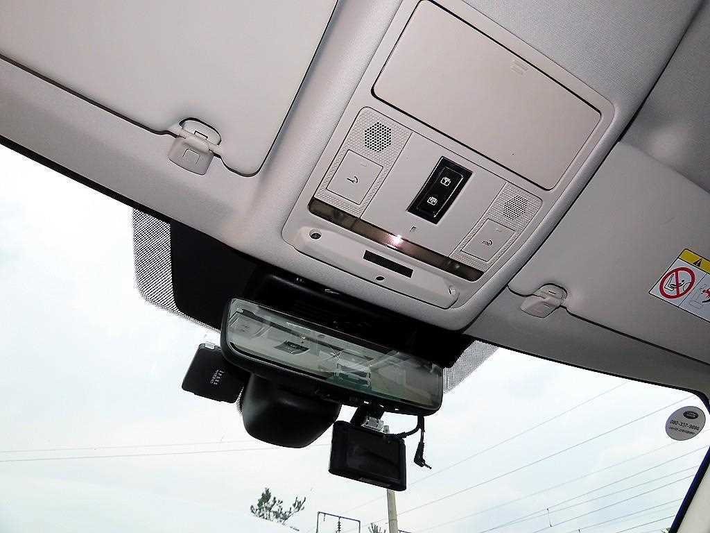 Land Rover Discovery Sport — photo 14