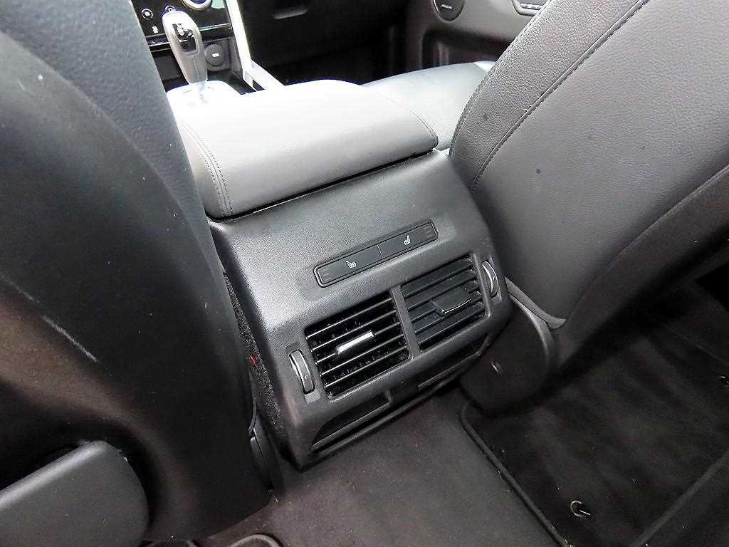 Land Rover Discovery Sport — photo 15