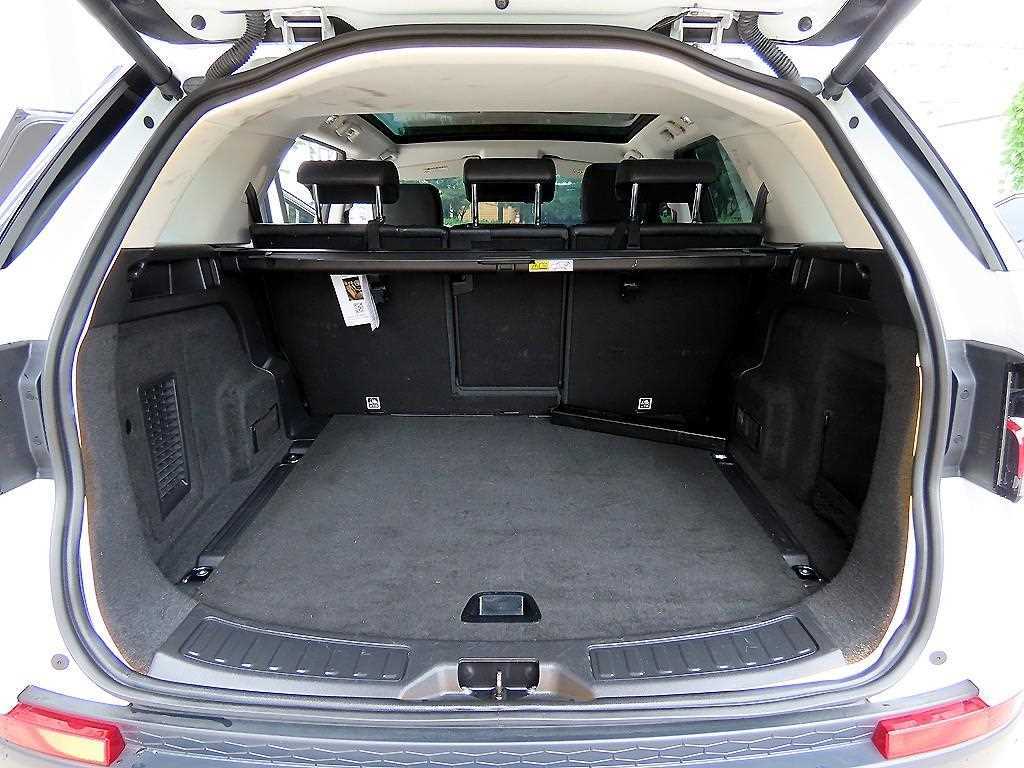 Land Rover Discovery Sport — photo 17