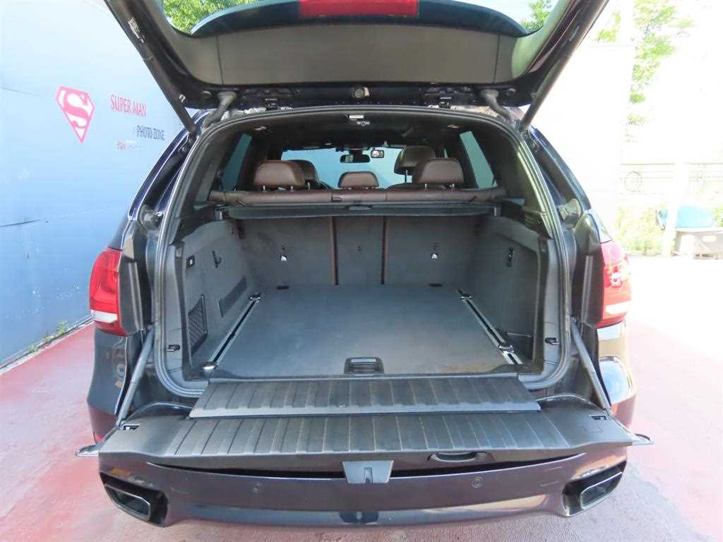 BMW X5 — photo 05