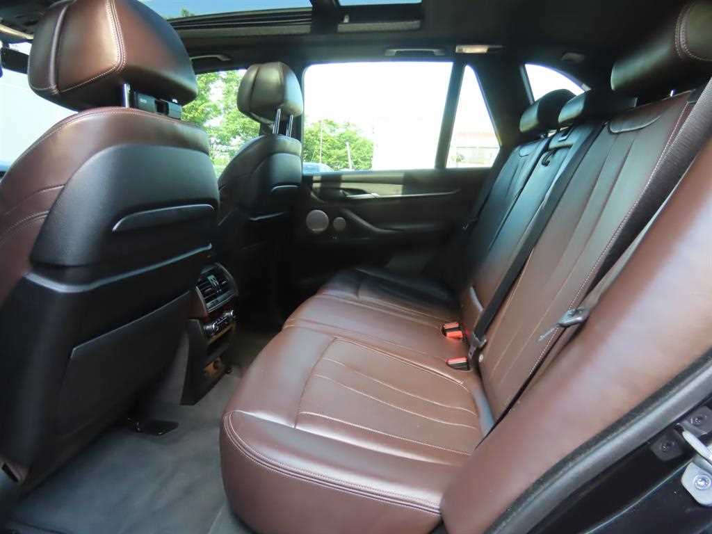 BMW X5 — photo 06