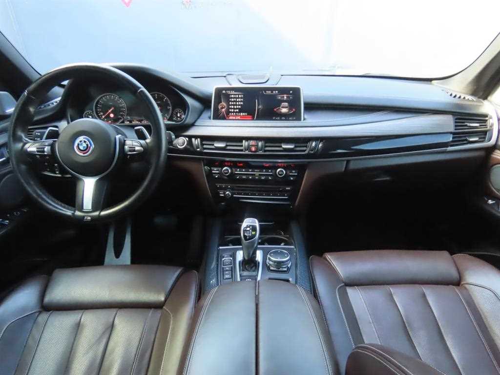 BMW X5 — photo 08