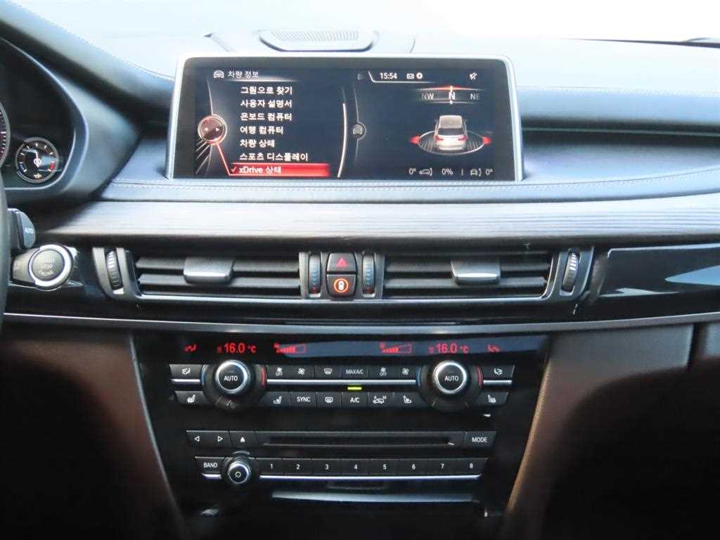 BMW X5 — photo 11
