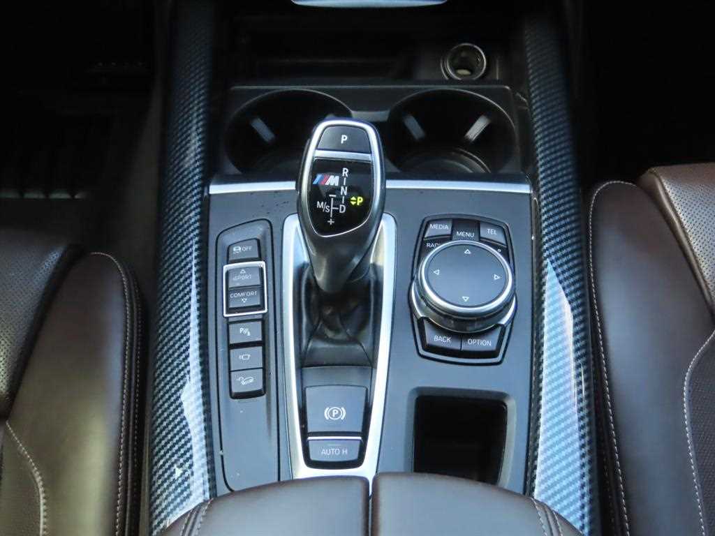 BMW X5 — photo 12