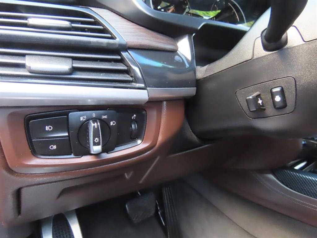 BMW X5 — photo 14