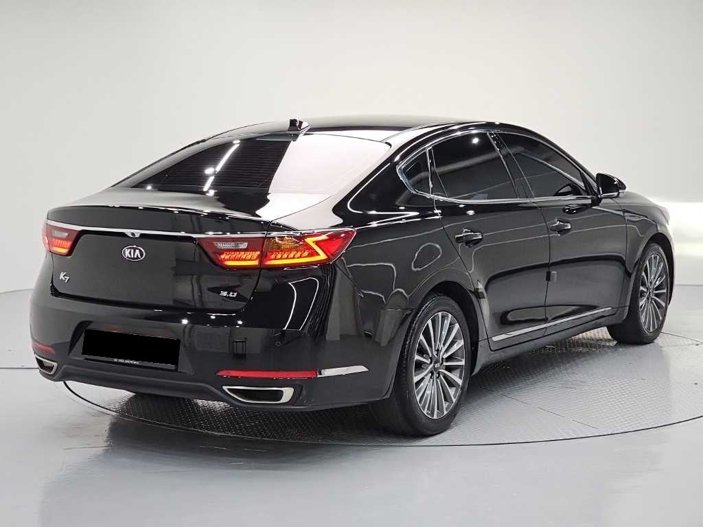 Kia K7 — photo 04