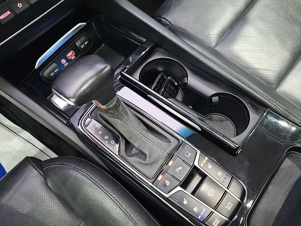 Kia K7 — photo 08