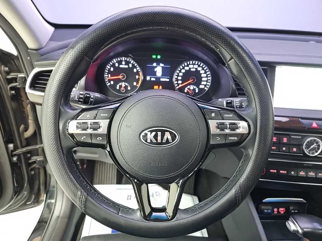 Kia K7 — photo 09