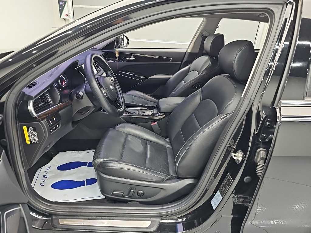 Kia K7 — photo 11