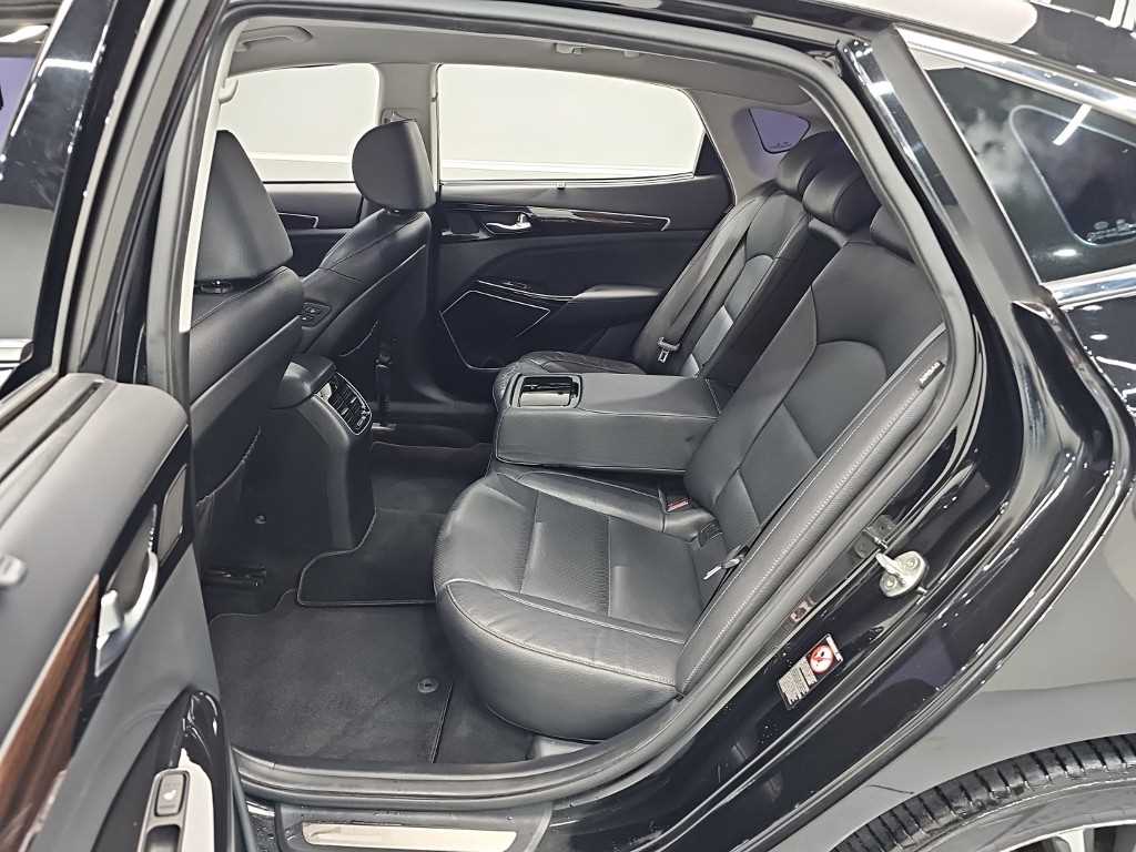 Kia K7 — photo 12