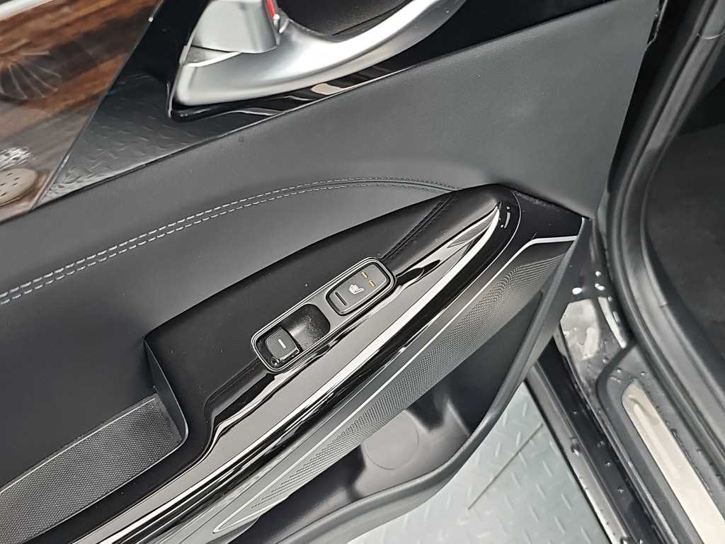 Kia K7 — photo 14