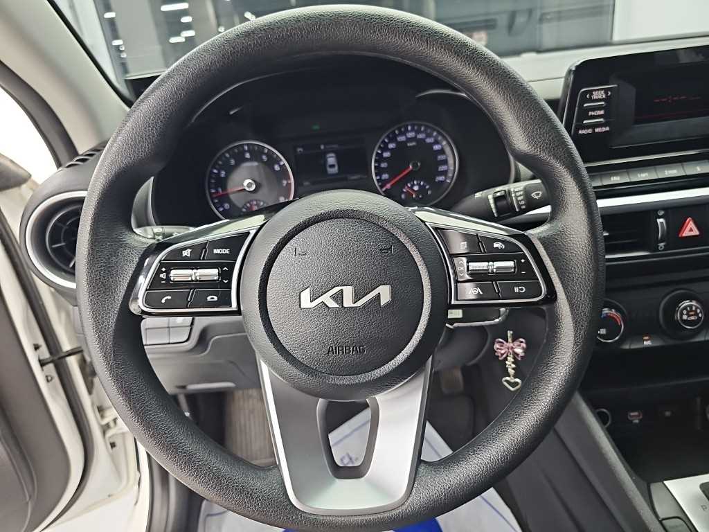 Kia K3 — photo 09