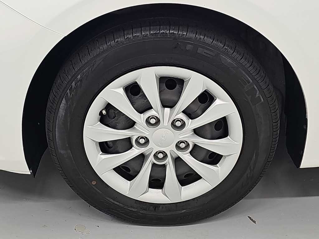 Kia K3 — photo 19