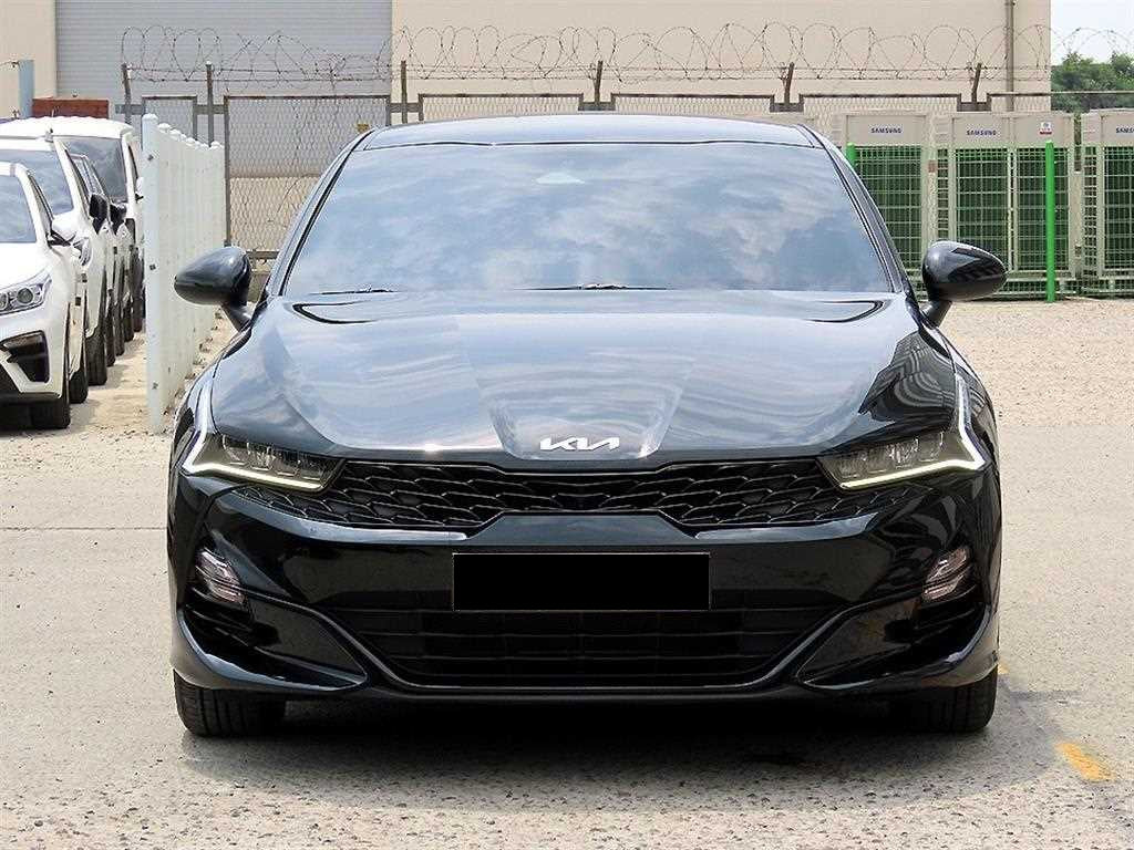 Kia K5 — photo 01