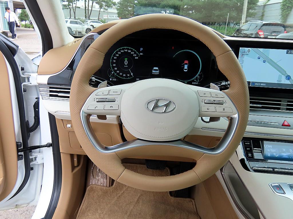 Hyundai Grandeur — photo 08
