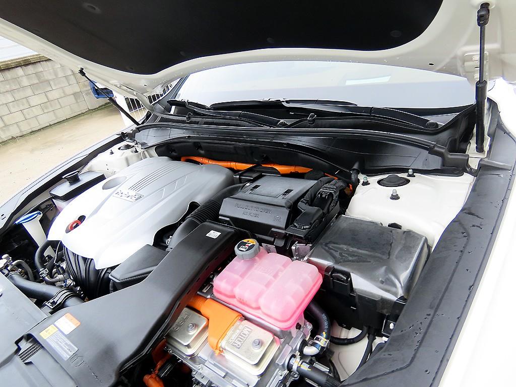 Hyundai Grandeur — photo 19