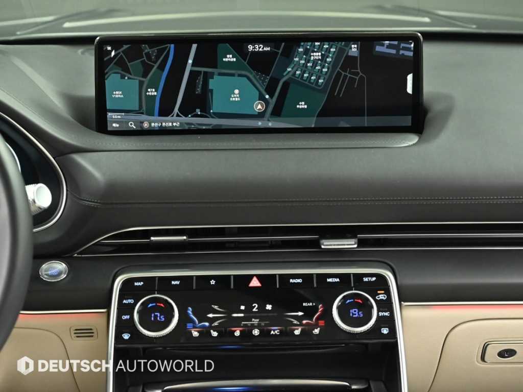 Genesis GV80 — photo 14
