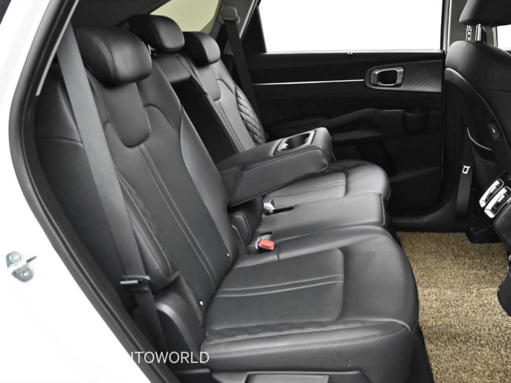 Kia Sorento — photo 12