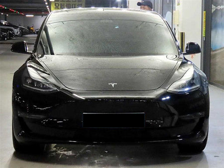 Tesla Model 3 — photo 02