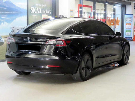 Tesla Model 3 — photo 04