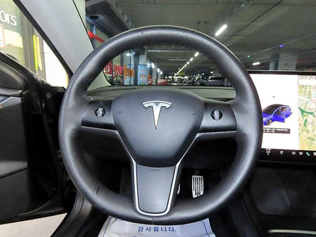 Tesla Model 3 — photo 08