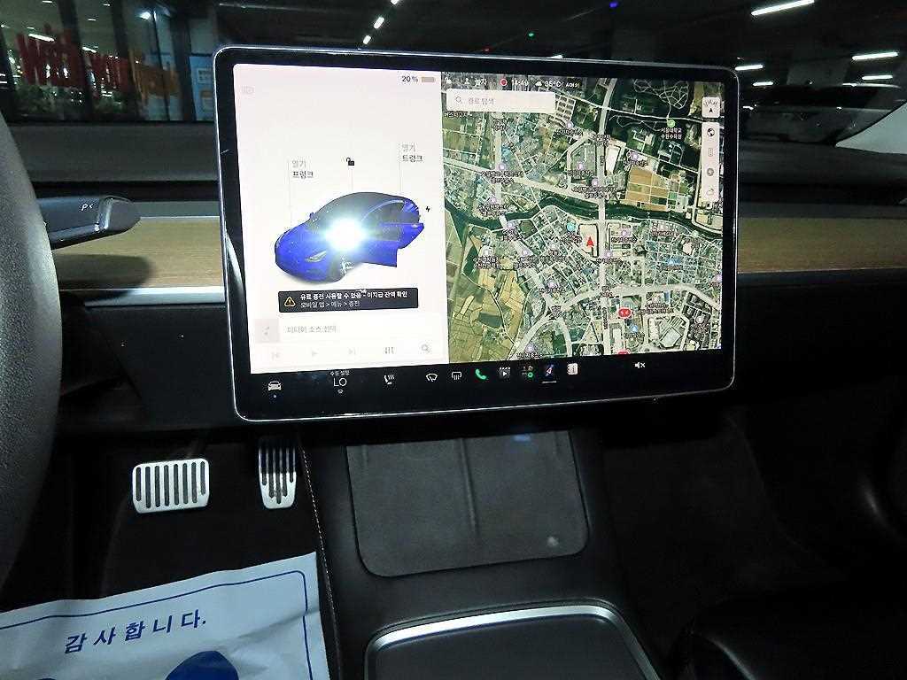 Tesla Model 3 — photo 11