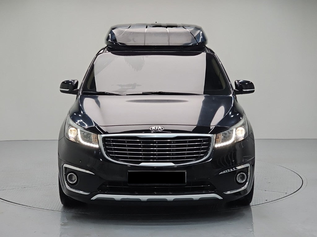 Kia Carnival — photo 02