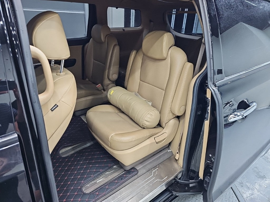 Kia Carnival — photo 12