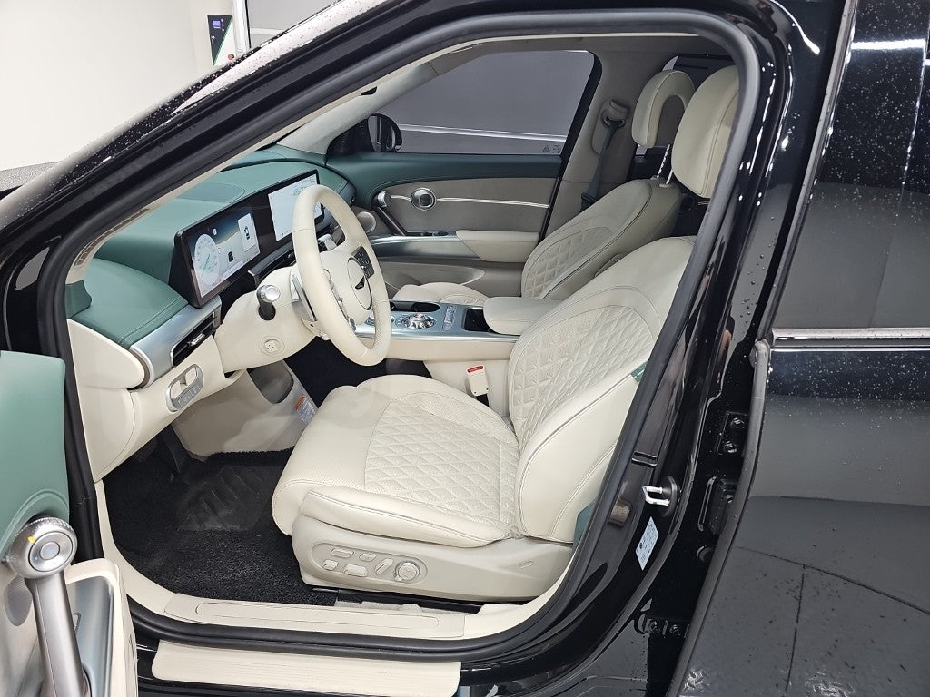 Genesis GV60 — photo 11