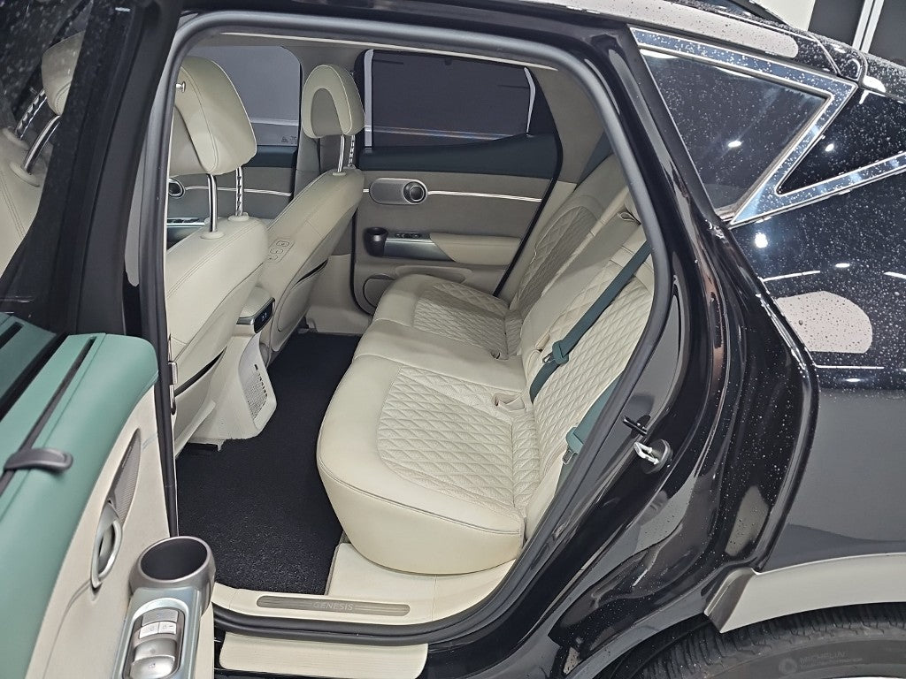 Genesis GV60 — photo 12