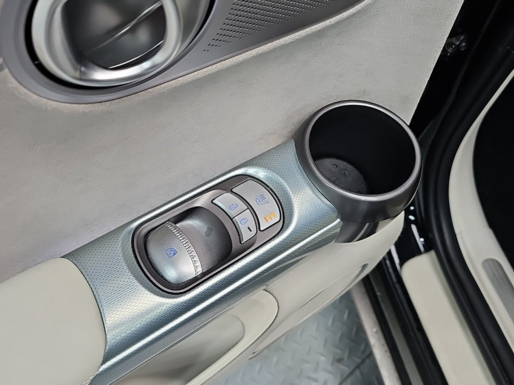 Genesis GV60 — photo 14
