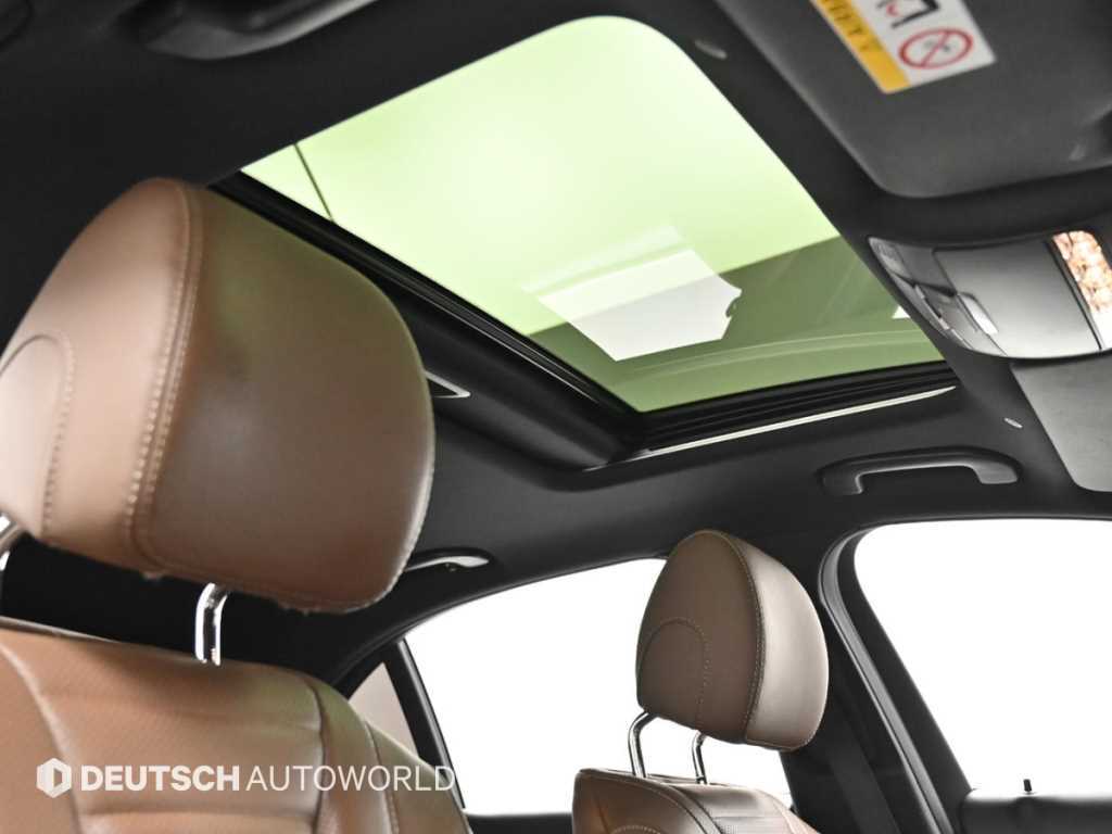 Mercedes-Benz E-Class — photo 18
