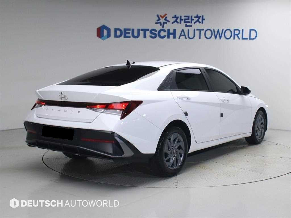 Hyundai Avante — photo 02