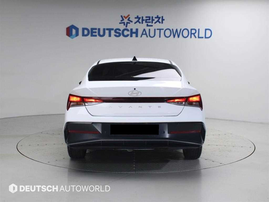 Hyundai Avante — photo 04