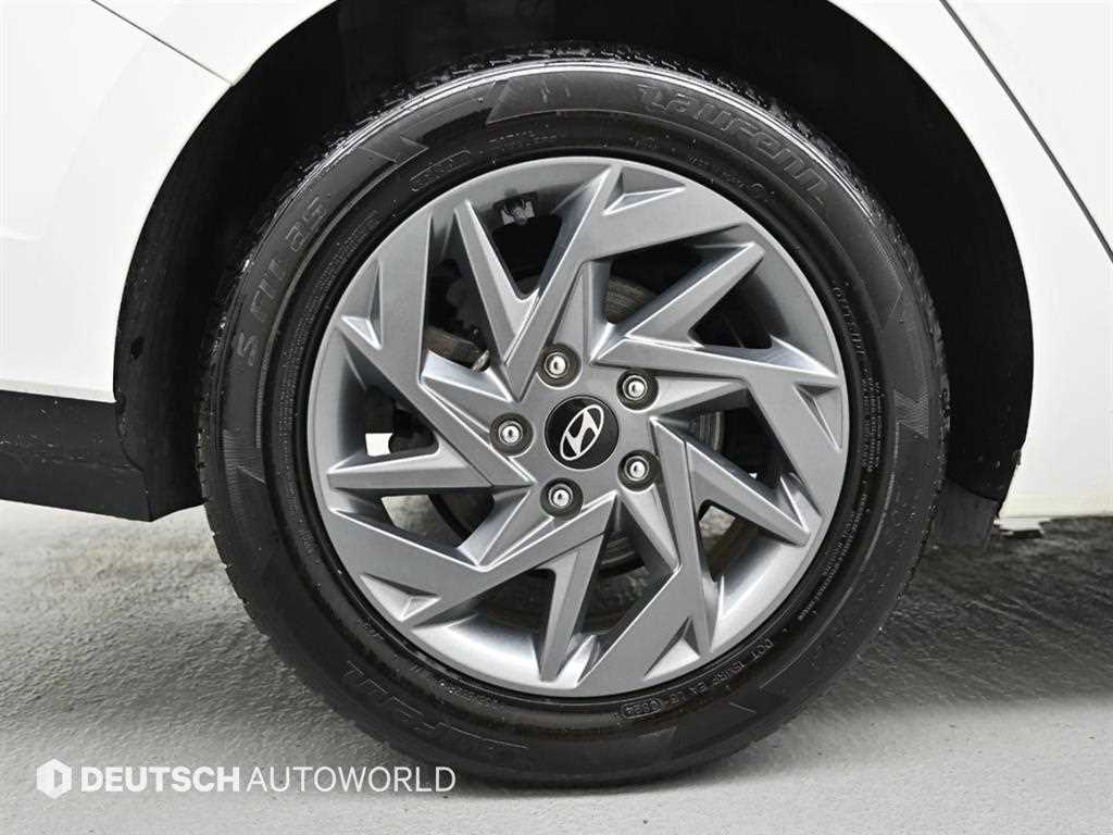 Hyundai Avante — photo 05
