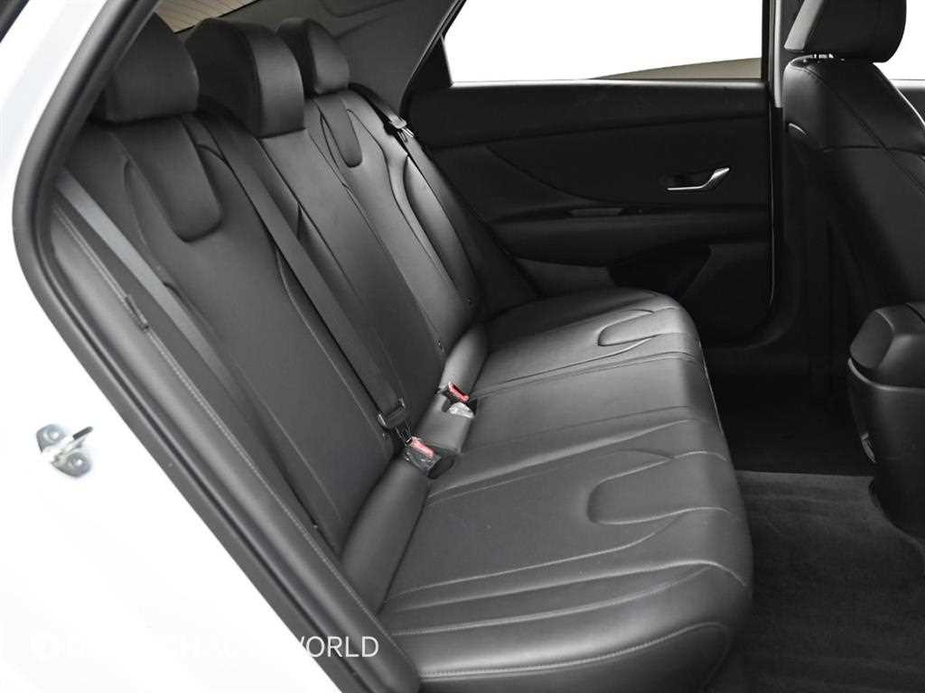Hyundai Avante — photo 12