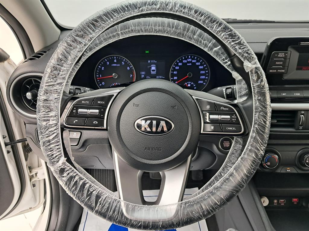 Kia K3 — photo 07