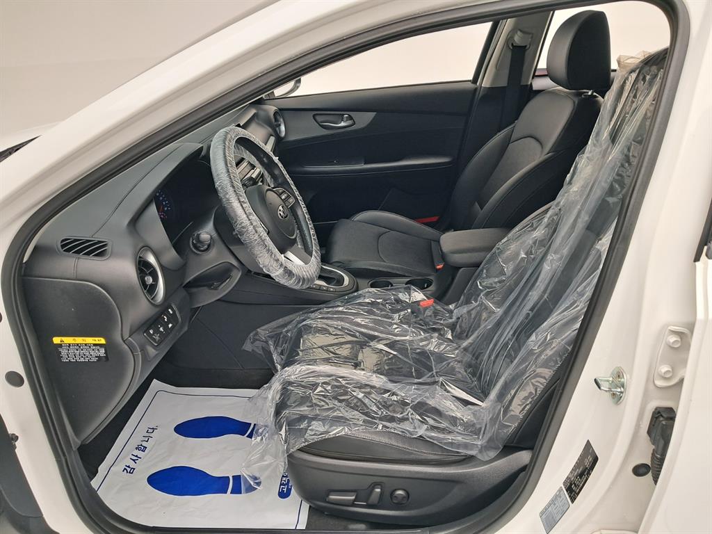 Kia K3 — photo 10