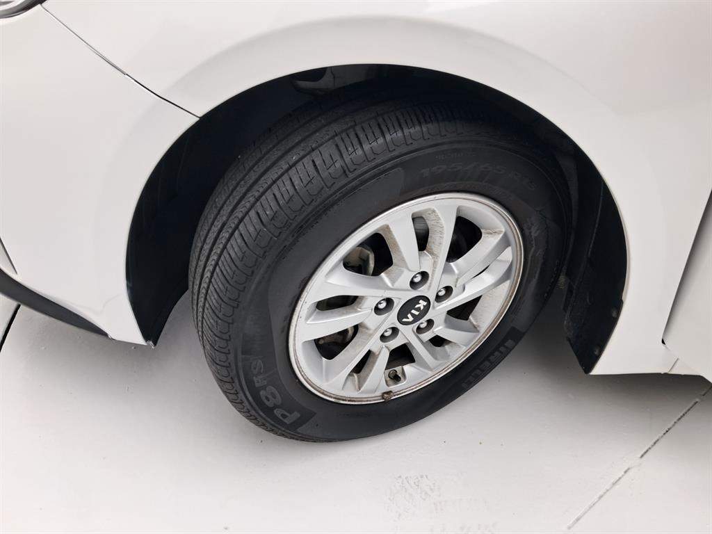Kia K3 — photo 18